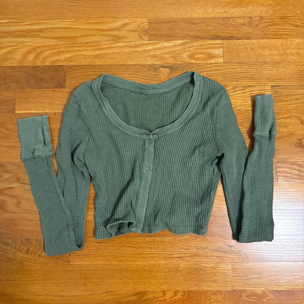 Green Cropped Long-Sleeve